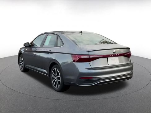 Used 2025 Volkswagen Jetta SE image 14