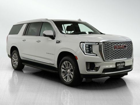 Used 2022 GMC Yukon XL Denali image 7