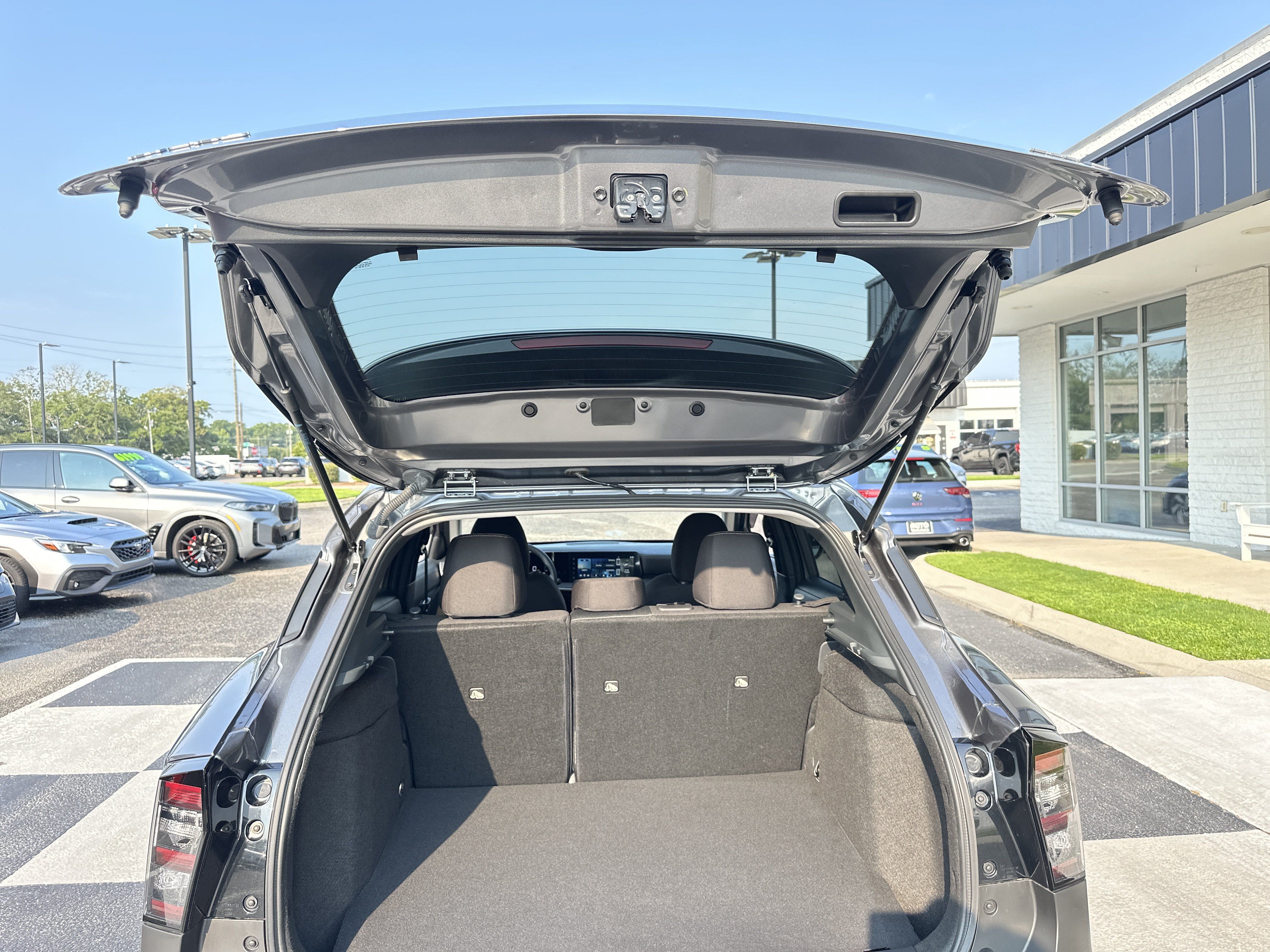 Used 2025 Nissan Kicks SV AWD/4WD image 5