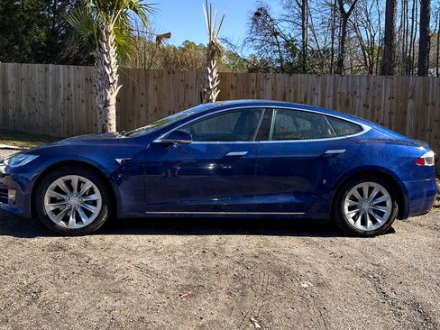 Used 2017 Tesla Model S 90D image 4