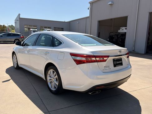 Used 2013 Toyota Avalon XLE image 5
