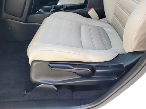Used 2019 Honda CR-V LX image 16