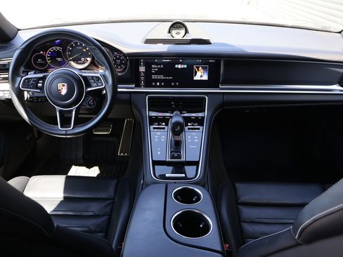 Used 2020 Porsche Panamera 4 AWD/4WD image 28