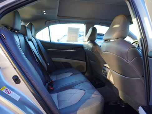 Used 2019 Toyota Camry XLE image 28
