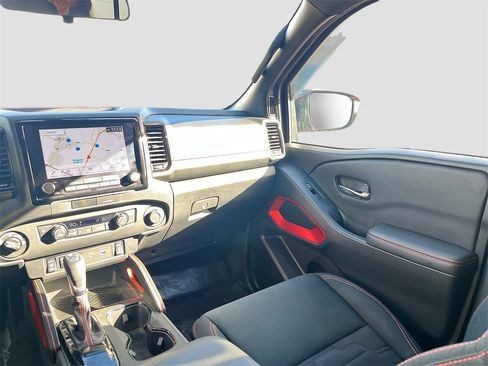 Used 2023 Nissan Frontier PRO-4X w/ Pro Convenience Package image 24