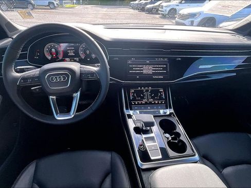 Certified 2025 Audi Q7 3.0T Premium Plus image 3