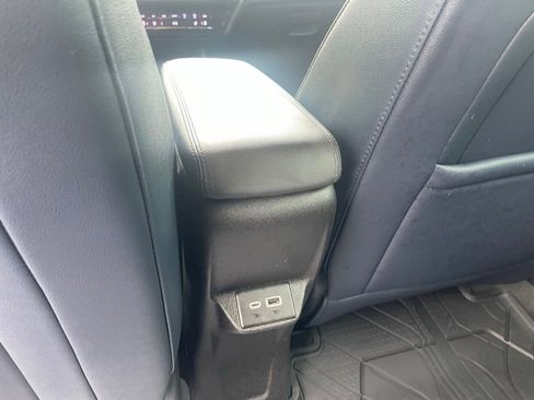 Used 2023 Chevrolet Bolt EUV LT w/ Convenience Package FWD image 23