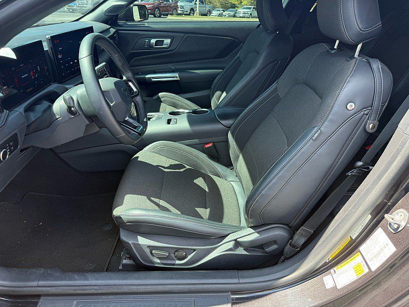 Used 2024 Ford Mustang Coupe RWD image 9