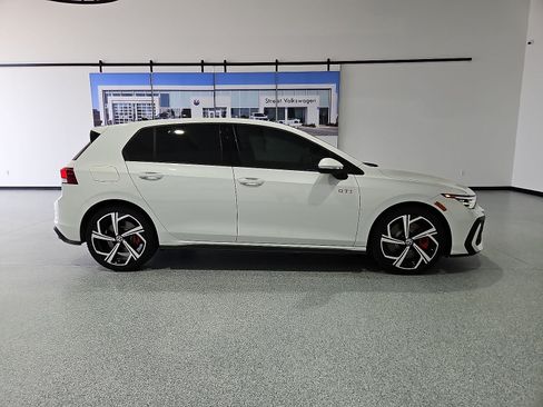 New 2026 Volkswagen GTI SE FWD image 10