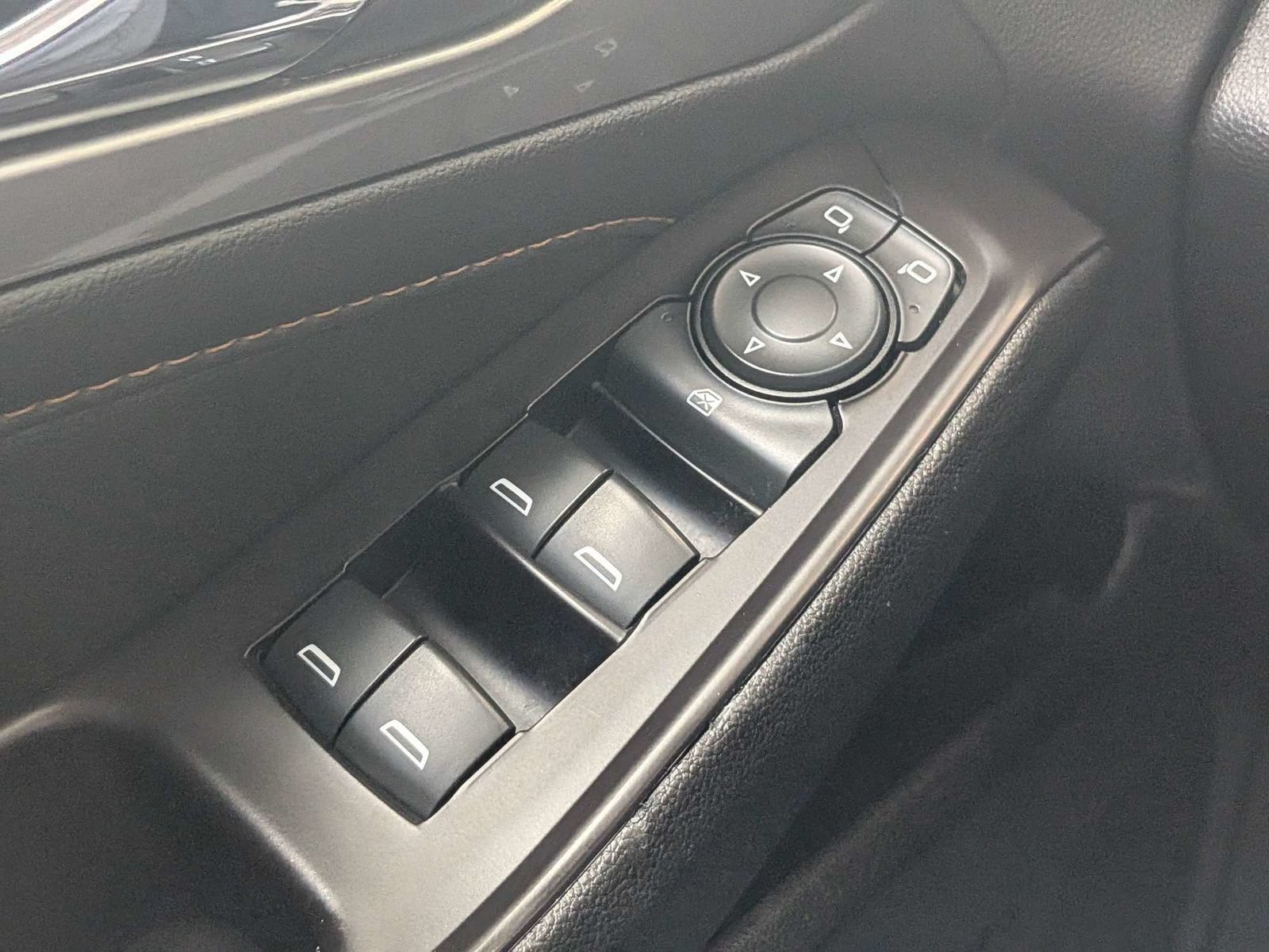 Used 2020 Chevrolet Traverse LS FWD image 27