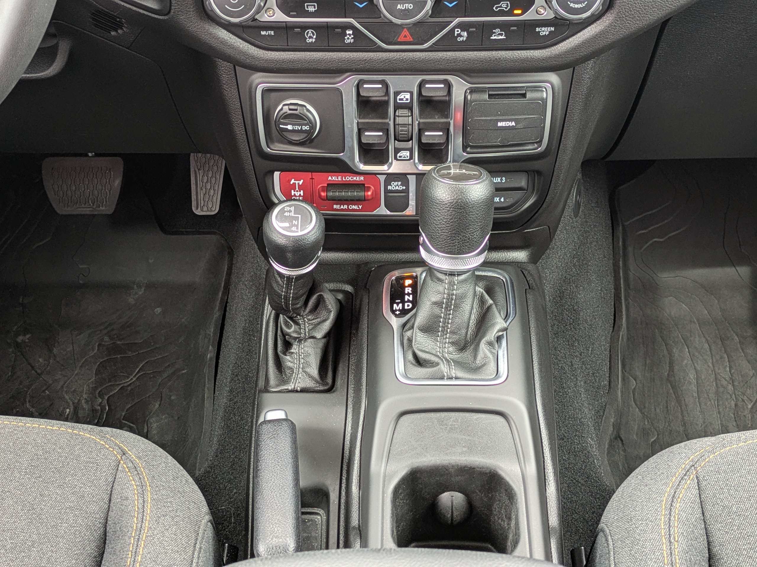 Used 2026 Jeep Gladiator Sport AWD/4WD image 17