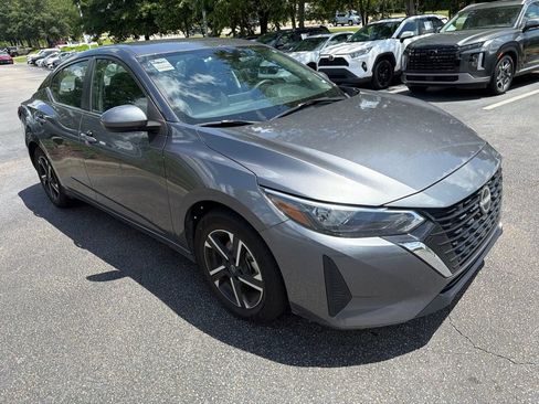Used 2025 Nissan Sentra SV FWD image 4