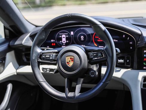 Used 2022 Porsche Taycan RWD image 19