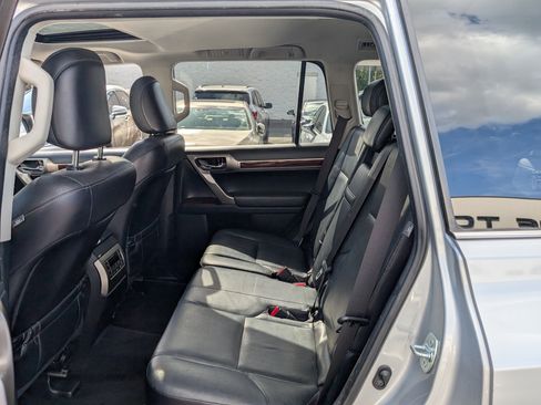 Used 2016 Lexus GX 460 w/ Premium Package image 15