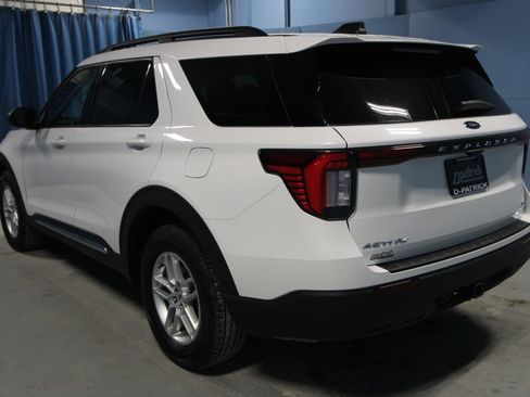 Used 2025 Ford Explorer Active image 34