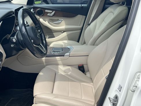 Used 2022 Mercedes-Benz GLC 300 4MATIC image 11