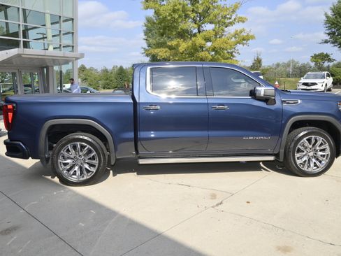Used 2023 GMC Sierra 1500 Denali w/ Denali Reserve Package image 4