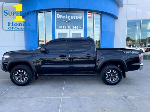 Used 2020 Toyota Tacoma TRD Off-Road AWD/4WD image 1