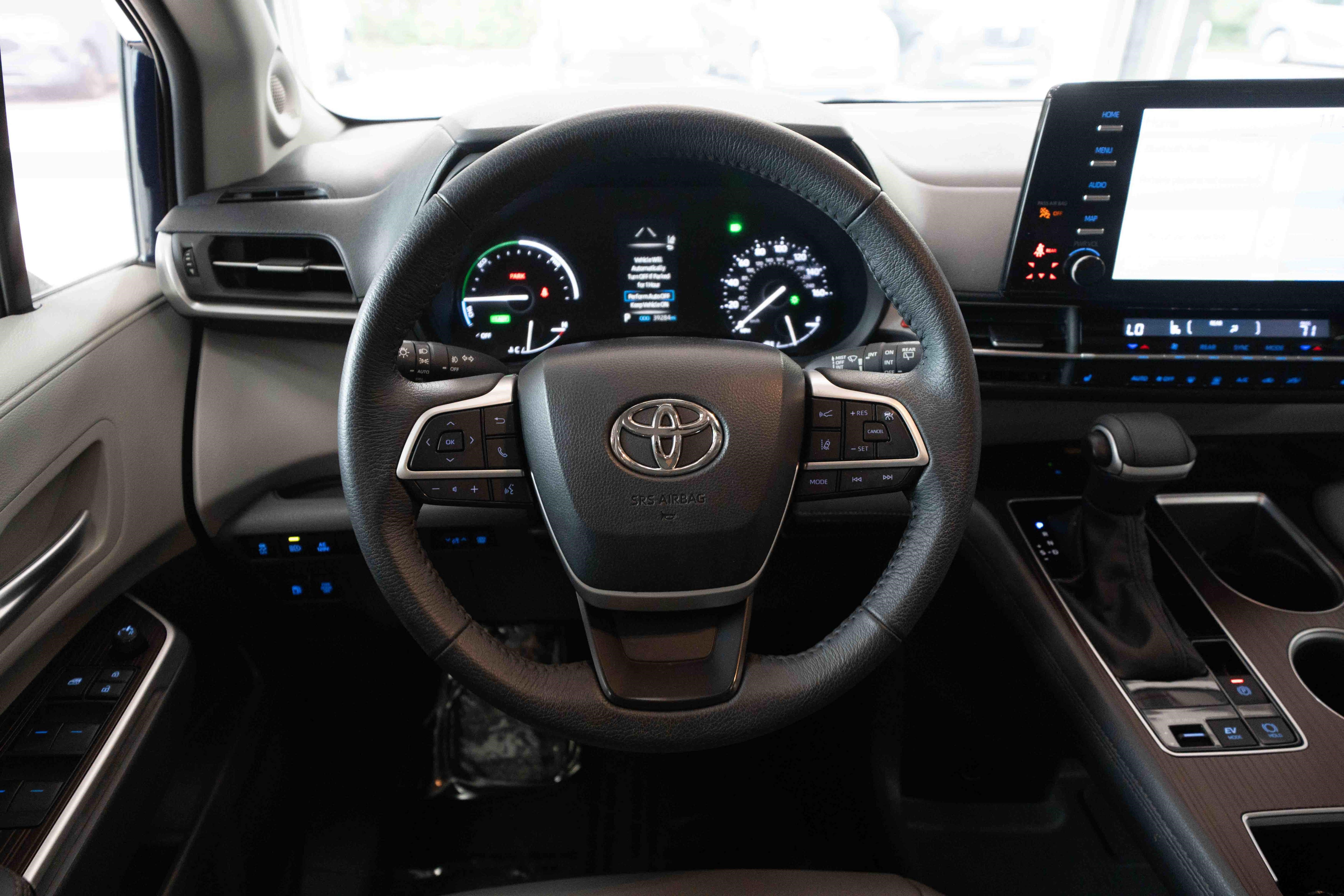 Certified 2023 Toyota Sienna XLE w/ XLE Plus Package AWD/4WD image 22