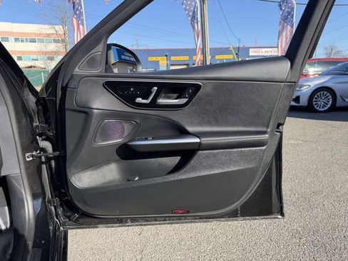 Used 2025 Mercedes-Benz C 300 4MATIC Sedan image 12