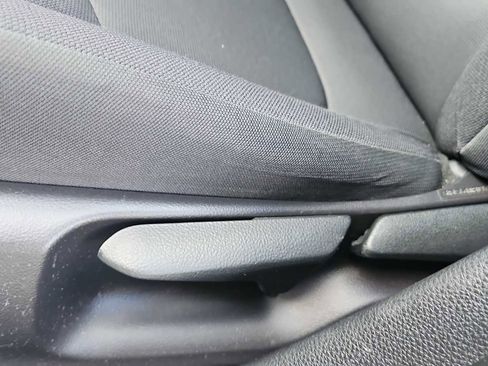 Used 2022 Toyota Corolla LE image 14