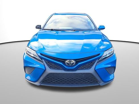 Used 2019 Toyota Camry L image 9