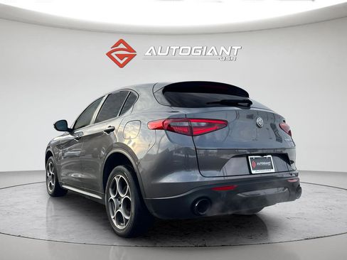 Used 2023 Alfa Romeo Stelvio Sprint image 5