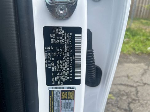 Used 2025 Kia Sportage LX FWD image 28