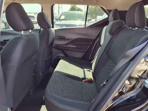 Used 2022 Nissan Kicks S FWD image 18