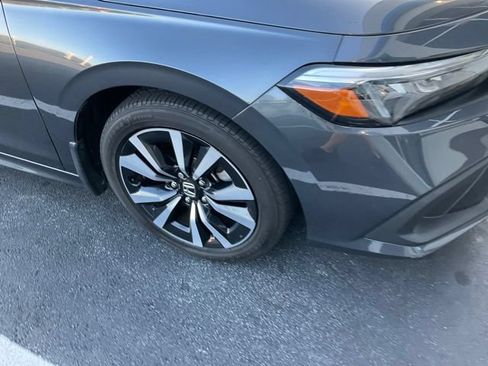 Used 2023 Honda Civic EX image 3