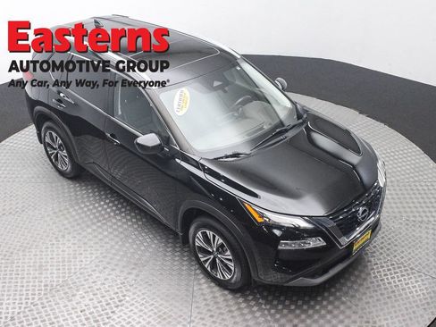 Used 2023 Nissan Rogue SV w/ SV Premium B Package AWD/4WD image 3