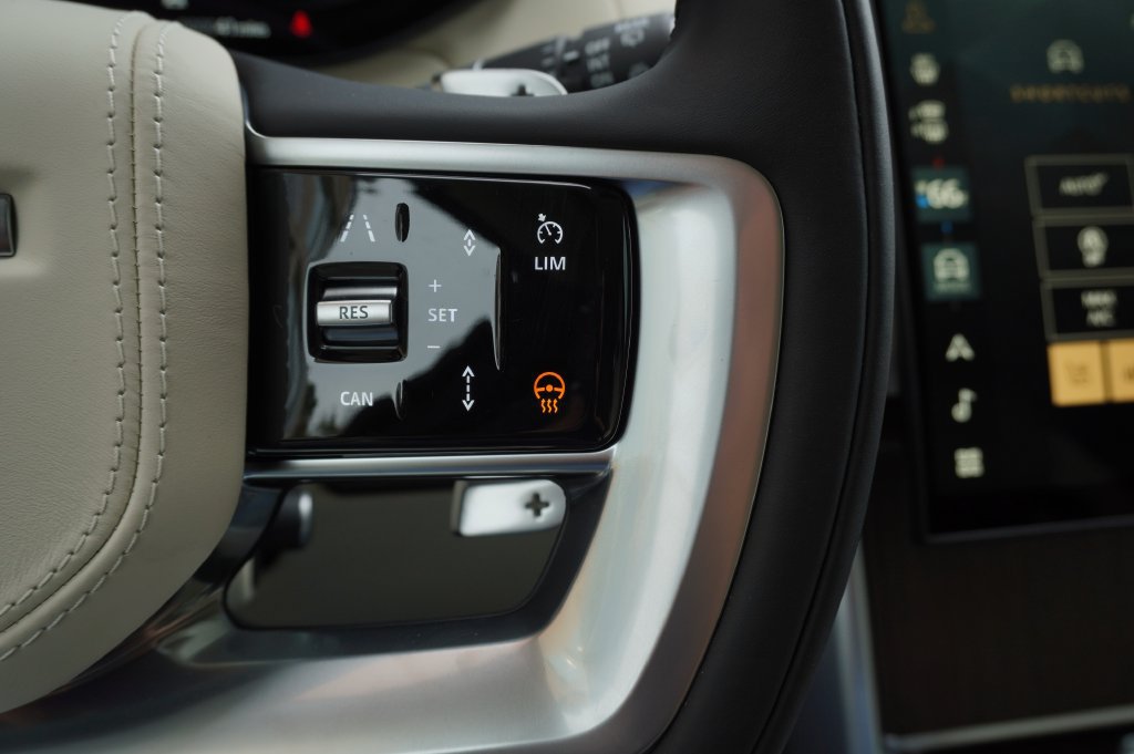 New 2026 Land Rover Range Rover SE AWD/4WD image 16