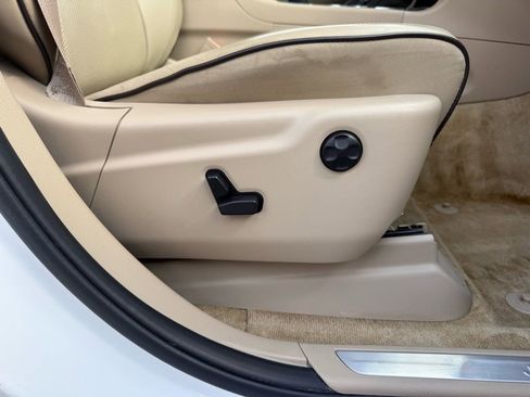 Used 2018 Jeep Grand Cherokee Overland image 24