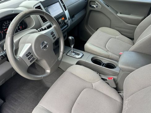 Used 2021 Nissan Frontier SV image 11