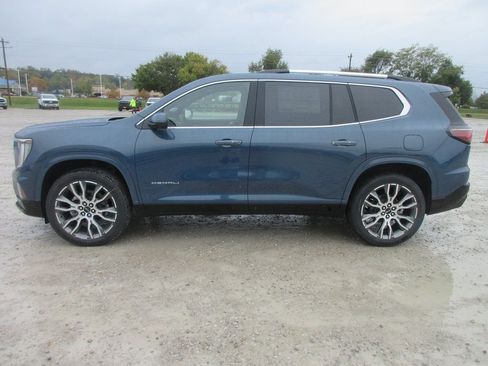 New 2026 GMC Acadia Denali Ultimate FWD image 9