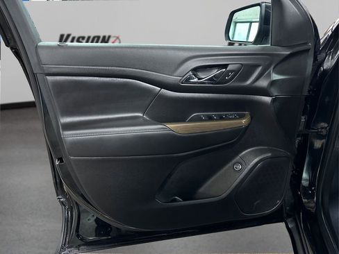 Used 2023 GMC Acadia SLE w/ Driver Convenience Package image 21