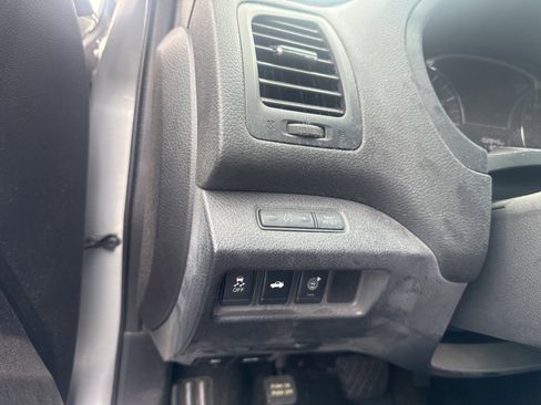 Used 2014 Nissan Altima 2.5 SV w/ Convenience Package image 7