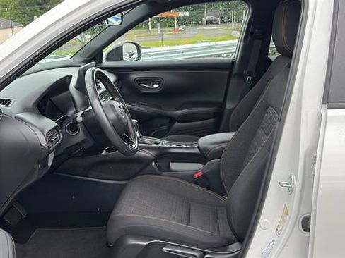 Used 2025 Honda HR-V Sport image 10