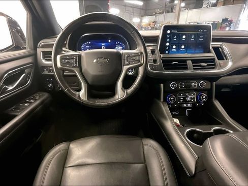 Used 2022 Chevrolet Tahoe Z71 w/ Luxury Package AWD/4WD image 4