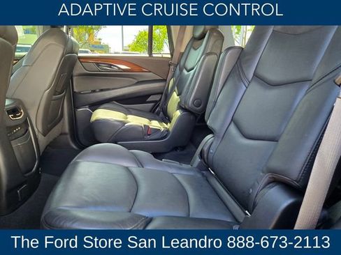 Used 2018 Cadillac Escalade Luxury AWD/4WD image 13