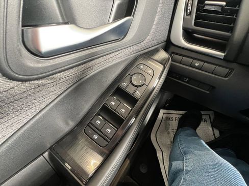 Used 2023 Nissan Rogue SV image 23