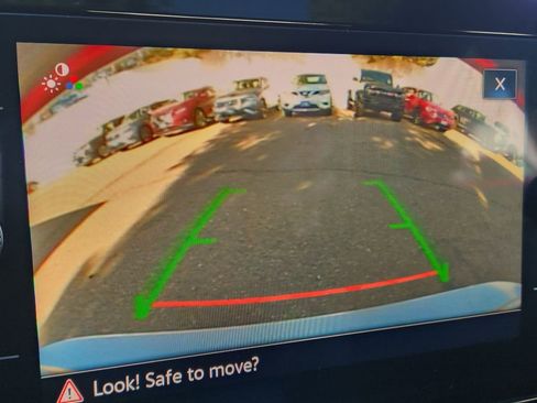 Certified 2025 Volkswagen Jetta SE image 22