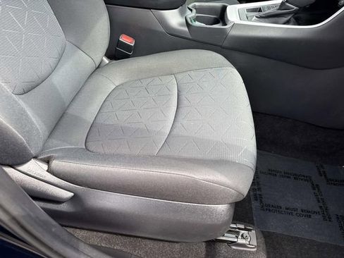 Used 2020 Toyota RAV4 XLE w/ Convenience Package AWD/4WD image 10