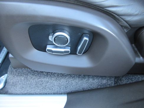 Used 2017 Land Rover Range Rover Supercharged image 8