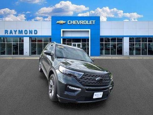 Used 2022 Ford Explorer XLT w/ Equipment Group 202A AWD/4WD image 9