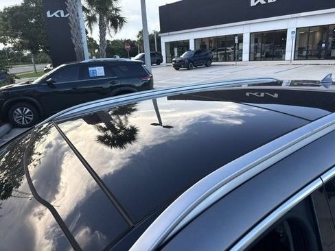 Used 2025 Kia Sorento EX AWD/4WD image 8