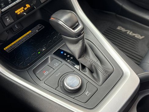 Used 2020 Toyota RAV4 XSE image 24