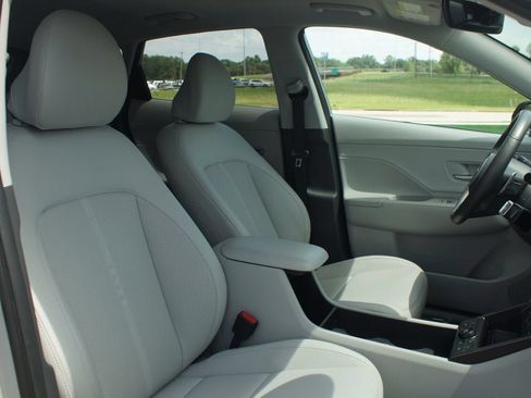 Used 2026 Hyundai Kona Limited FWD image 23