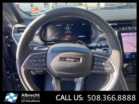 New 2025 Jeep Grand Cherokee Limited w/ Luxury Tech Group II image 21