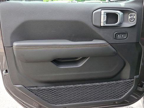 New 2026 Jeep Wrangler Unlimited Sahara AWD/4WD image 8